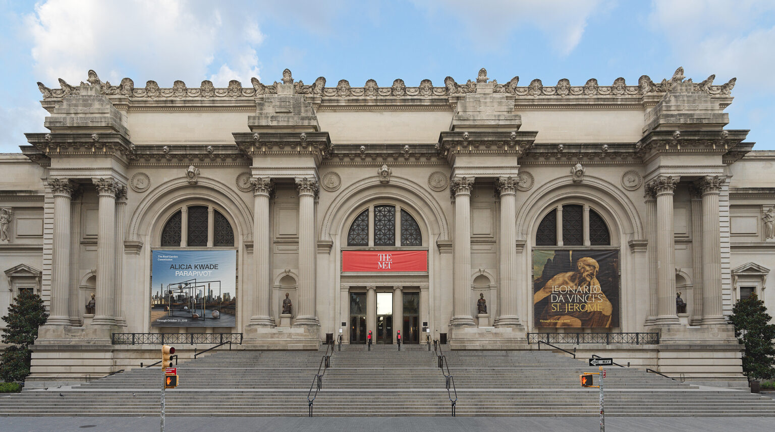 saga-installation-gallery-at-the-met-store-margaret-craig